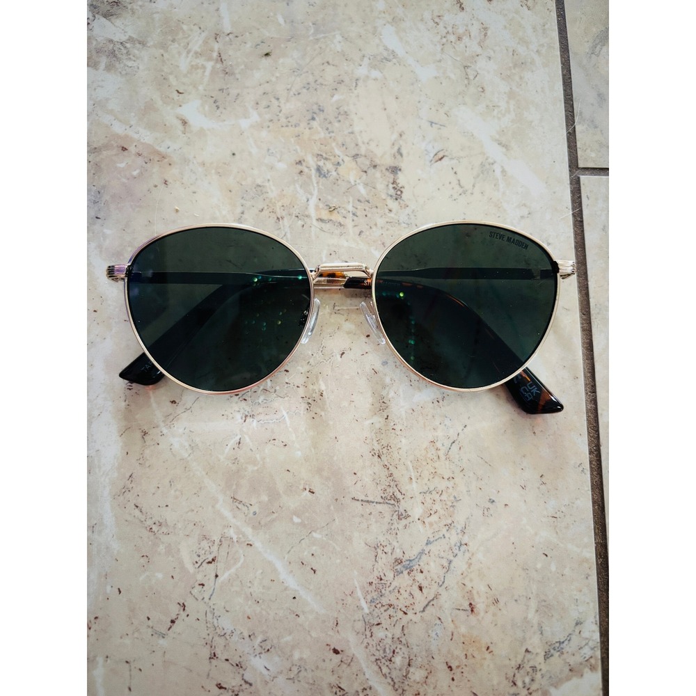 Steve Madden Womens Round Gold Metal Sunglasses Green Lens Tortoise Tips
